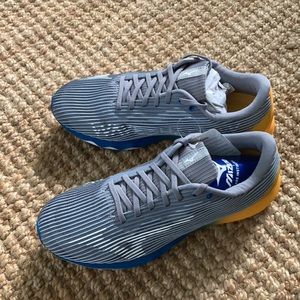 NWT Mizuno Wave Shadow 4